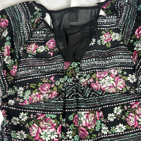 Paper Crane Black Geometric Floral Shift Dress With Bell Sleeves open Back S USA - Picture 11 of 12